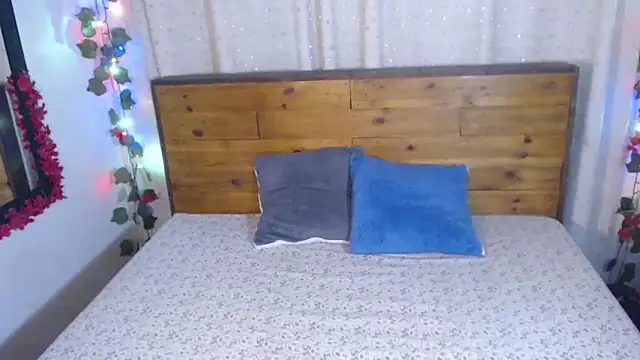 Snapshot of NikkieMilky chatting on 03.18.26 NikkieMilky online show from 03.18.26