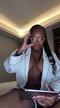 PRIMAGODDESS online show from 07.12.26