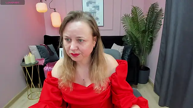 Snapshot of GabrielGold chatting on 03.06.25 GabrielGold online show from 03.06.25