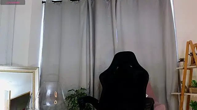 bella  adams online show from 02.21.25