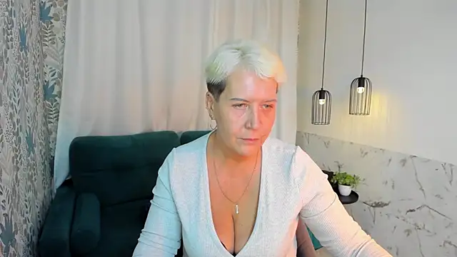 Snapshot of KathySunn chatting on 03.18.26 KathySunn online show from 03.18.26