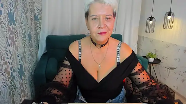 Snapshot of KathySunn chatting on 03.26.26 KathySunn online show from 03.26.26