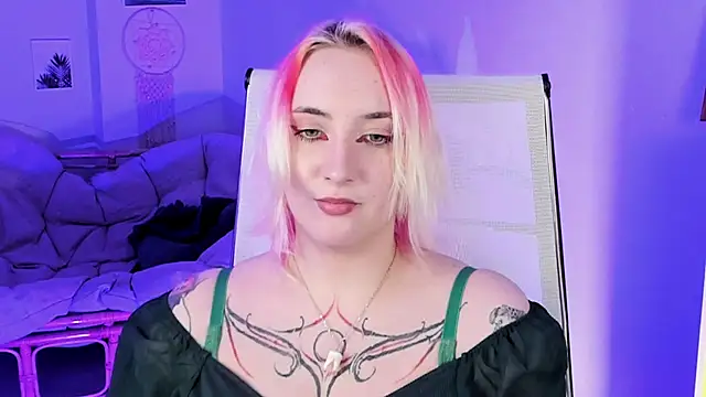 Snapshot of AsheLucker chatting on 03.13.25 AsheLucker online show from 03.13.25