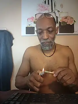 Snapshot of Lonelynudist59 chatting on 05.07.26 Lonelynudist59 online show from 05.07.26