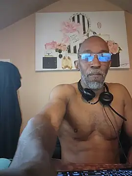 Snapshot of Lonelynudist59 chatting on 07.22.26 Lonelynudist59 online show from 07.22.26