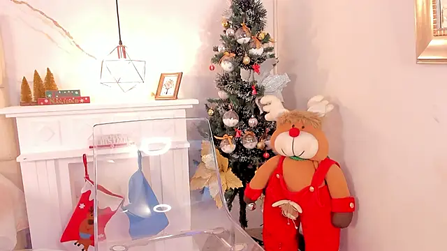 Snapshot of IsiisLovei chatting on 12.27.24 IsiisLovei online show from 12.27.24