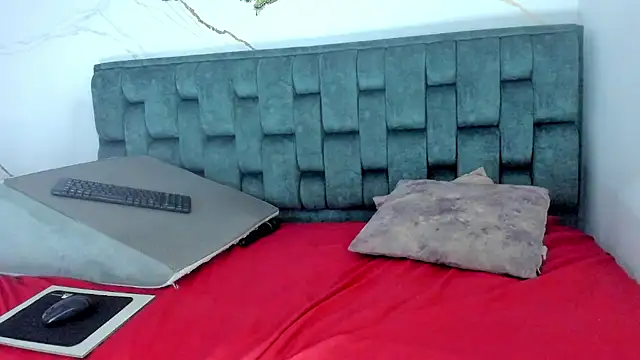 IsiisLovei online show from 03.02.26