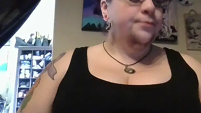 Snapshot of GothyBaby chatting on 11.13.25 GothyBaby online show from 11.13.25