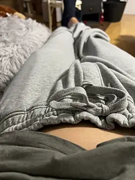 Snapshot of petuletra chatting on 01.28.25 petuletra online show from 01.28.25