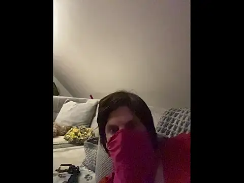 Snapshot of petuletra chatting on 11.19.25 petuletra online show from 11.19.25