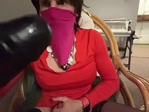 Snapshot of petuletra chatting on 11.21.25 petuletra online show from 11.21.25