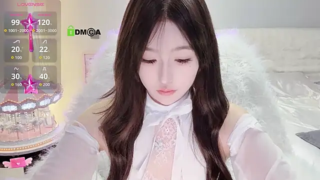 Snapshot of Happy_Kitty chatting on 11.20.25 Happy Kitty online show from 11.20.25