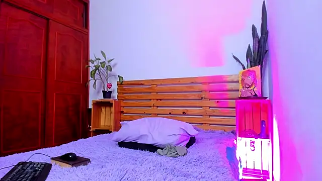 MaryJaneDove online show from 06.08.26