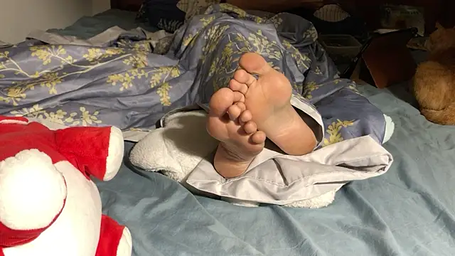 Snapshot of RiderFloor chatting on 12.20.25 RiderFloor online show from 12.20.25