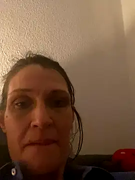 Snapshot of CherrysWetCam chatting on 12.14.25 CherrysWetCam online show from 12.14.25