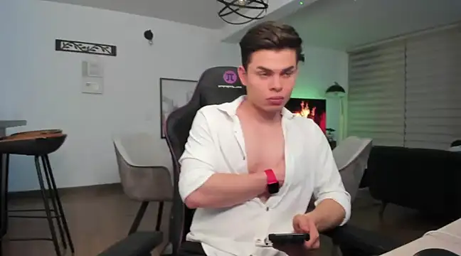 Snapshot of alejooo_twink chatting on 03.05.25 alejooo twink online show from 03.05.25