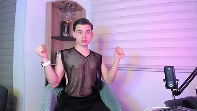 Snapshot of alejooo_twink chatting on 02.13.26 alejooo twink online show from 02.13.26