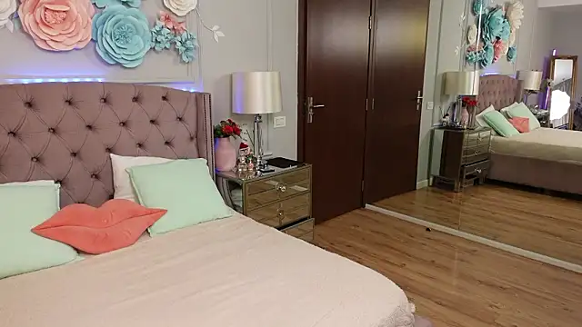 MelissaWatts online show from 02.04.26