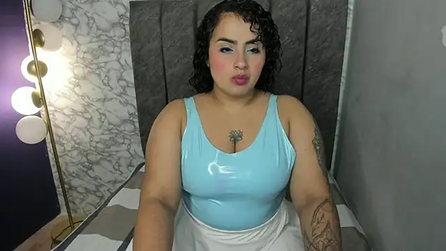 Snapshot of CelestteSweett chatting on 12.17.24 CelestteSweett online show from 12.17.24