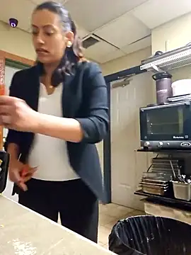 Nikkierosee online show from 03.09.25