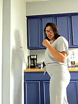 Nikkierosee online show from 10.29.25