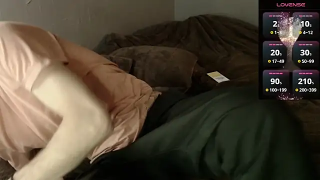 Snapshot of MaxRouger chatting on 03.14.25 MaxRouger online show from 03.14.25