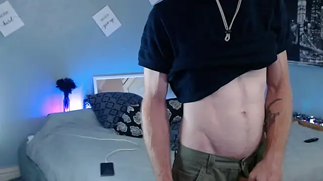 Snapshot of MaxRouger chatting on 10.05.25 MaxRouger online show from 10.05.25