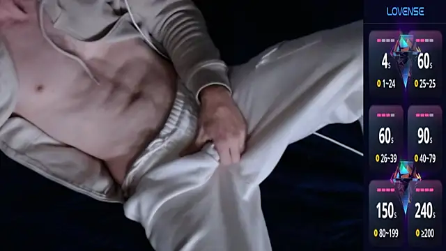 Snapshot of MaxRouger chatting on 10.23.25 MaxRouger online show from 10.23.25