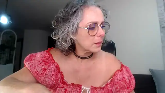 Snapshot of Pinkboobie chatting on 02.22.25 Pinkboobie online show from 02.22.25