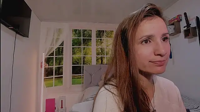vanessabrown  online show from 04.26.26