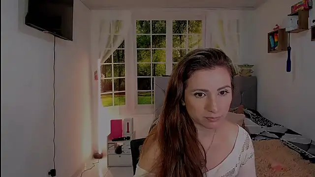 vanessabrown  online show from 05.04.26