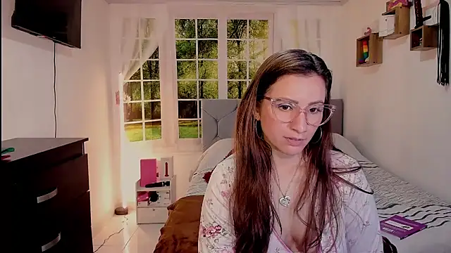 Snapshot of vanessabrown_ chatting on 06.13.26 vanessabrown online show from 06.13.26