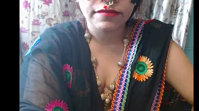 Snapshot of Star-Night chatting on 10.04.25 Star-Night online show from 10.04.25