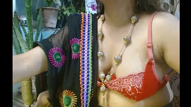 Snapshot of Star-Night chatting on 11.01.25 Star-Night online show from 11.01.25