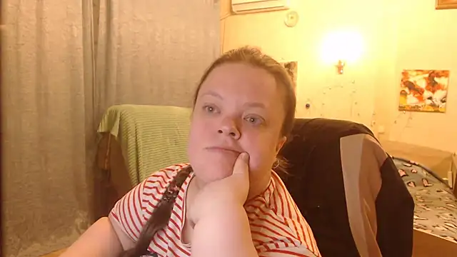 Snapshot of Janiffer_MiMi chatting on 02.13.25 Janiffer MiMi online show from 02.13.25