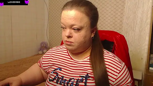 Snapshot of Janiffer_MiMi chatting on 11.16.25 Janiffer MiMi online show from 11.16.25