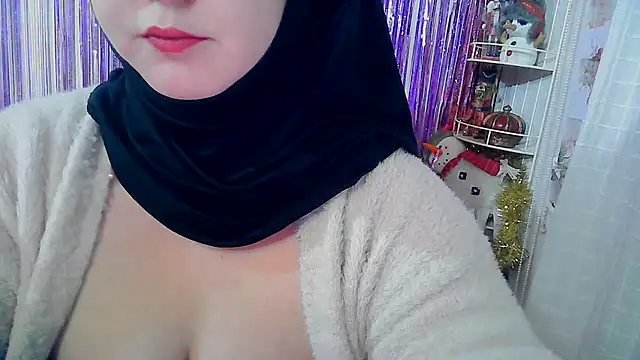 Snapshot of PinkPudding chatting on 12.30.24 PinkPudding online show from 12.30.24