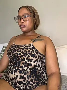 Snapshot of BADFATASS85 chatting on 02.11.26 BADFATASS85 online show from 02.11.26