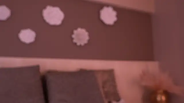 Snapshot of evamoretti chatting on 02.13.26 evamoretti online show from 02.13.26