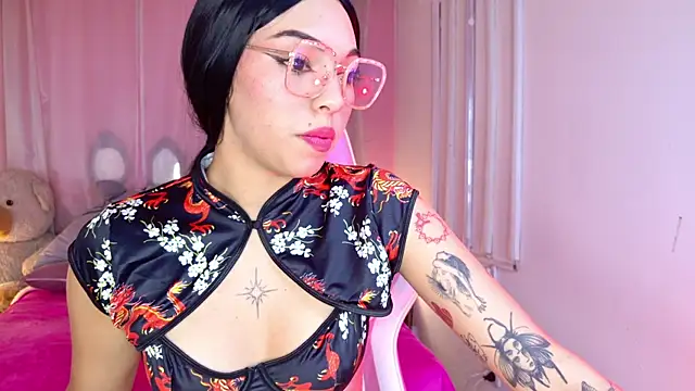 Lyna love online show from 10.15.25