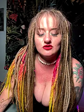 Snapshot of 1-800-FUCKYOU chatting on 11.07.25 1-800-FUCKYOU online show from 11.07.25