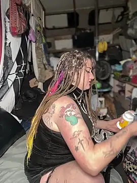 Snapshot of 1-800-FUCKYOU chatting on 11.15.25 1-800-FUCKYOU online show from 11.15.25