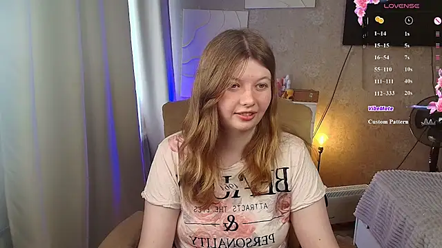 Snapshot of Vivian_cutie chatting on 06.26.26 Vivian cutie online show from 06.26.26