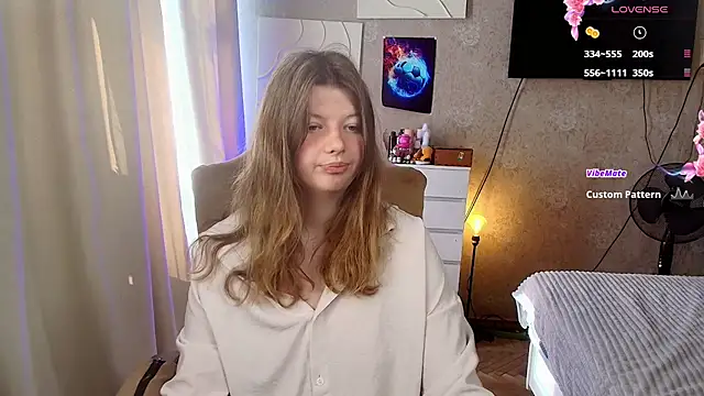 Snapshot of Vivian_cutie chatting on 07.16.26 Vivian cutie online show from 07.16.26