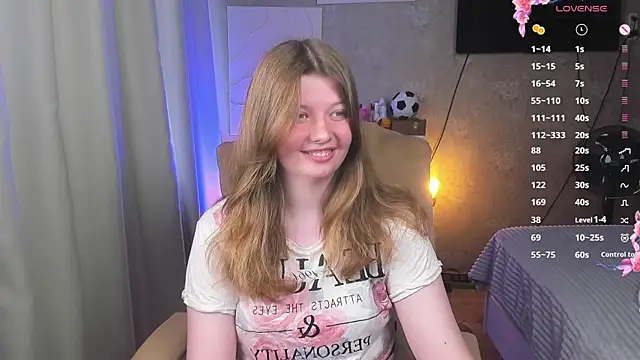 Snapshot of Vivian_cutie chatting on 07.28.26 Vivian cutie online show from 07.28.26