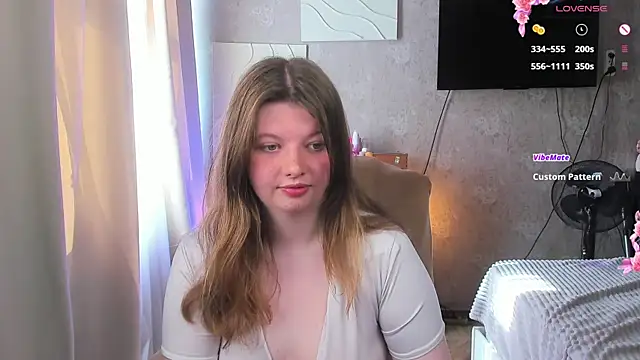 Snapshot of Vivian_cutie chatting on 08.07.26 Vivian cutie online show from 08.07.26