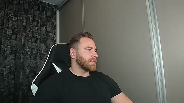 Thori92 online show from 10.30.25