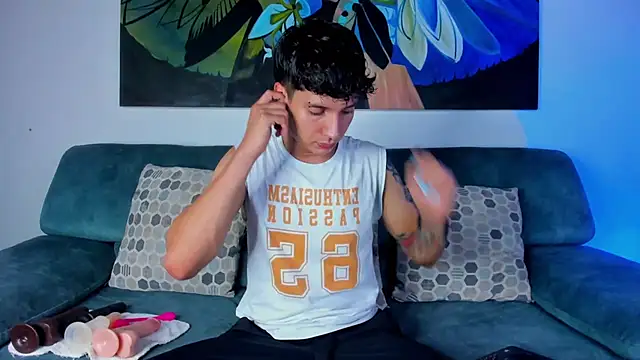 Snapshot of JacoboSwam chatting on 12.27.24 JacoboSwam online show from 12.27.24