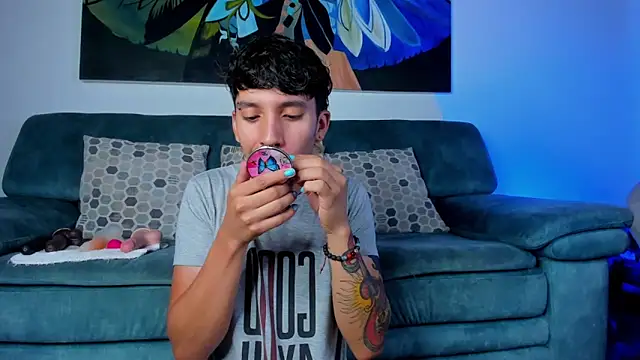 Snapshot of JacoboSwam chatting on 12.29.24 JacoboSwam online show from 12.29.24