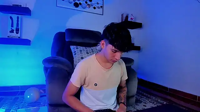 Snapshot of JacoboSwam chatting on 01.12.25 JacoboSwam online show from 01.12.25